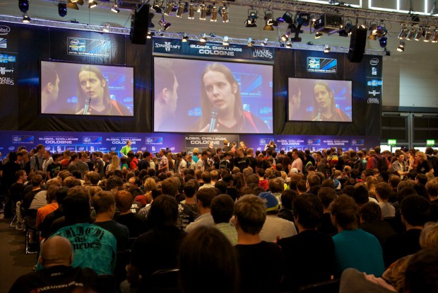 Die ESL feierte den Saisonauftakt 2011 auf der Gamescom. (Bild: Michael Wieczorek)